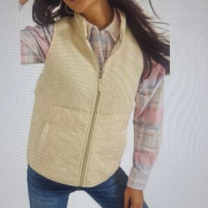 NWT Women’s Tommy Bahama Hybrid Vest.   Size Large
